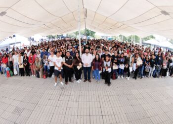 Suma Naucalpan más de 16 mil becas Rita Cetina entregadas