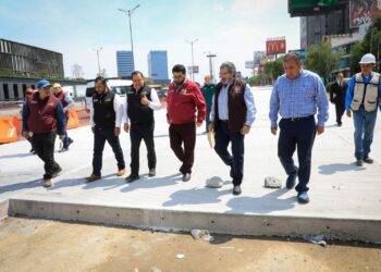 AVANZA GOBIERNO DE NAUCALPAN EN DESAZOLVE NOCTURNO EN PERIFERICO NORTE