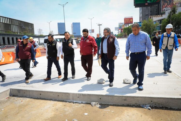 AVANZA GOBIERNO DE NAUCALPAN EN DESAZOLVE NOCTURNO EN PERIFERICO NORTE