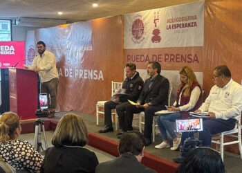 ARRANCA GOBIERNO DE NAUCALPAN DESAZOLVE EN COLONIAS Y PERIFÉRICO NORTE