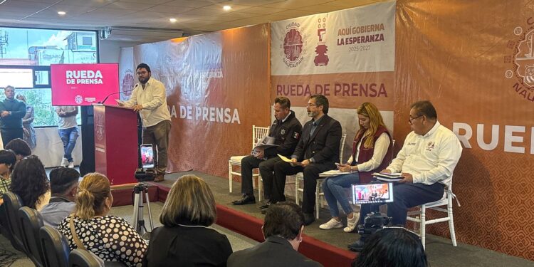 ARRANCA GOBIERNO DE NAUCALPAN DESAZOLVE EN COLONIAS Y PERIFÉRICO NORTE