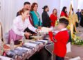 REFRENDA YOSELIN MENDOZA COMPROMISO CON LA EDUCACIÓN AL FUNGIR COMO MADRINA DE ESTUDIANTES