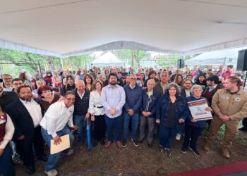 ENTREGA DE TANQUE DE AGUA EN JARDINES DE LA FLORIDA