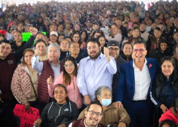 DURANTE TRES DÍAS EL ALCALDE ISAAC MONTOYA ENTREGÓ 15 MIL TARJETAS DE MUJERES CON BIENESTAR