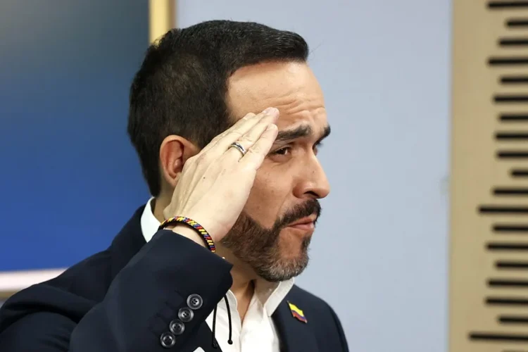 De la Espriella acusa a Petro de orquetar ‘golpe de Estado’ en Colombia