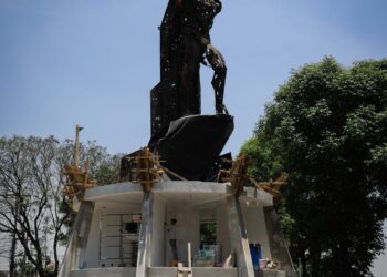 EN NAUCALPAN RESCATAN Y ELEVAN LA ODA DE HIERRO