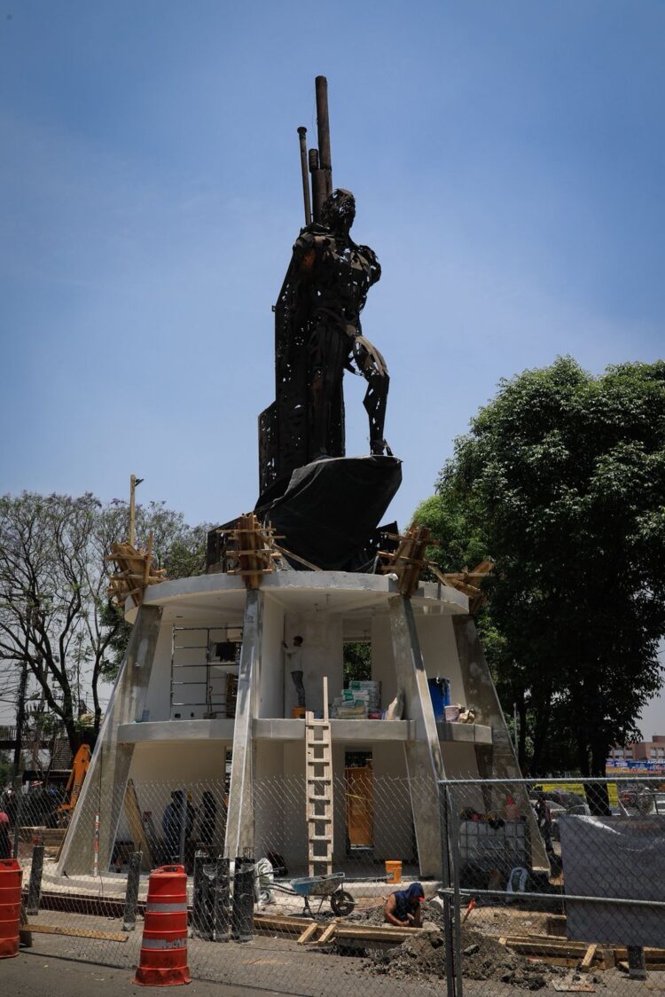 EN NAUCALPAN RESCATAN Y ELEVAN LA ODA DE HIERRO
