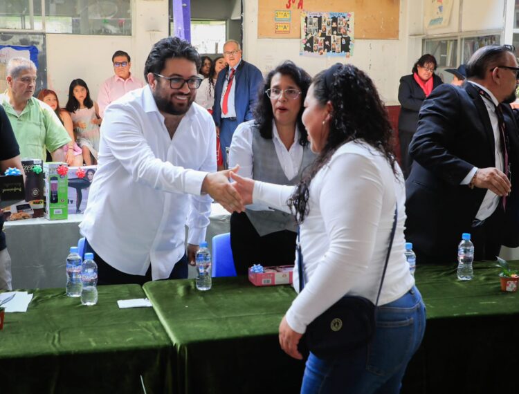 BUSCAN CONSTRUIR UN SISTEMA DE CUIDADOS PENSANDO EN LAS MADRES CUIDADORAS