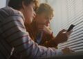 Detienen a seis adolescentes tras amenazar por TikTok con un ataque a escuela en Bélgica