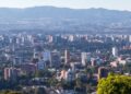 Al menos seis personas son asesinadas a balazos afuera de una residencia en la capital de Guatemala