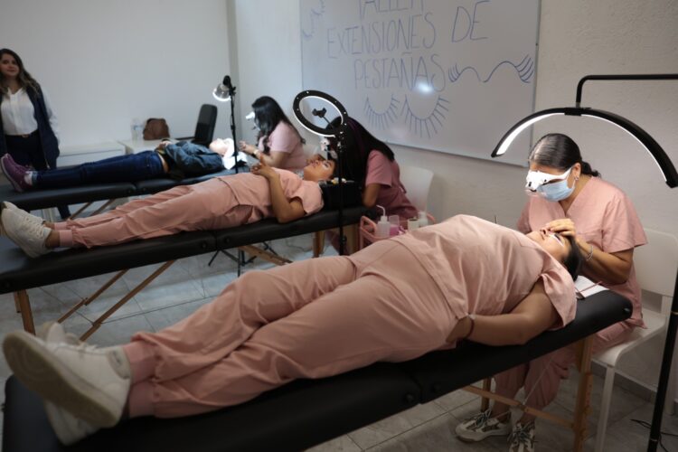 EN HUIXQUILUCAN AUTOEMPLEO MEDIANTE TALLERES COMUNITARIOS