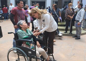 Trabaja DIF Atizapán bajo la premisa de atender a quién lo necesita: Paty Arévalo