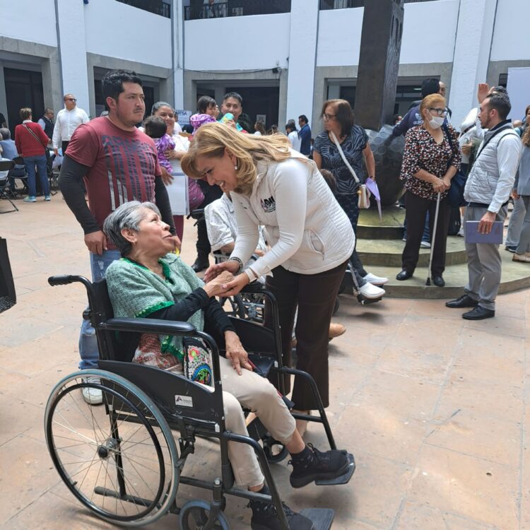 Trabaja DIF Atizapán bajo la premisa de atender a quién lo necesita: Paty Arévalo
