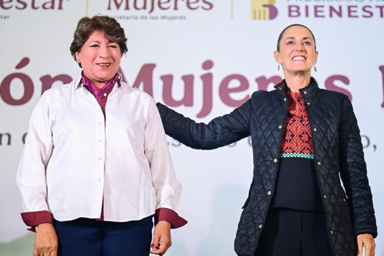 En Naucalpan Entregan Claudia Sheinbaum y Delfina Gómez tarjetas de la Pensión Mujeres Bienestar