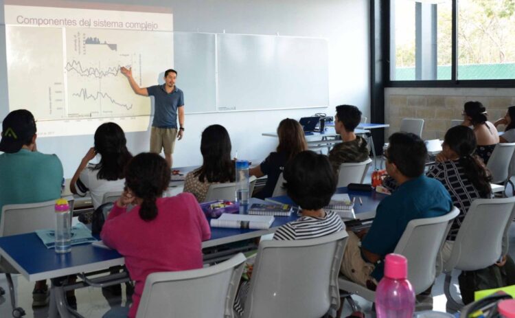Alumnos de primer ingreso a licenciatura en la UNAM deberán esperar para iniciar clases