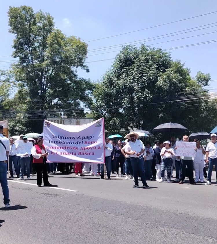 Por falta de pagos empleados del sector Salud colapsan al Edomex