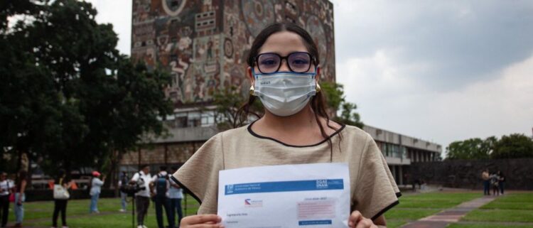 Miles de aspirantes, en vilo por el examen presencial