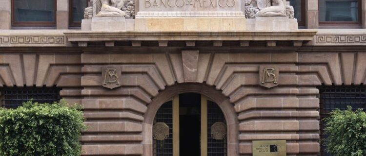 Eleva Banxico a 1.5% el pronóstico de crecimiento para 2026, pero ve riesgos por incertidumbre del T-MEC