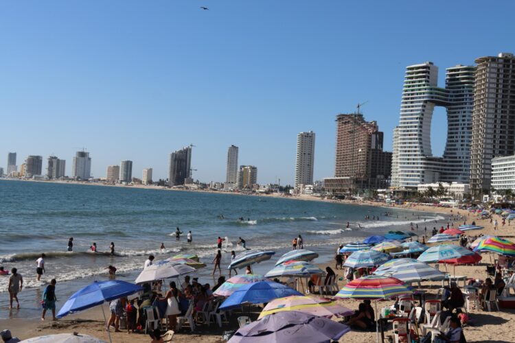 Mazatlán vive un verano récord: más de 770 mil turistas y hoteles al 84%