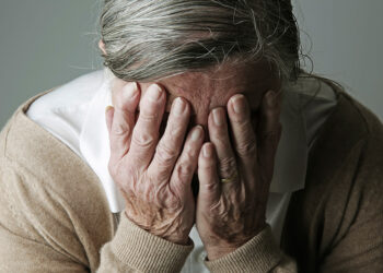 Evitar la normalización del olvido para enfrentar al Alzheimer