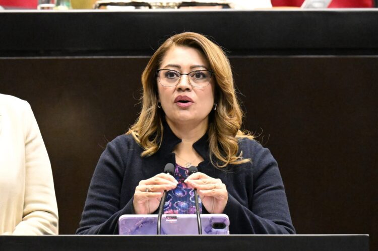 Piden atender y prevenir la explotación económica digital de menores por quienes ejercen su patria potestad