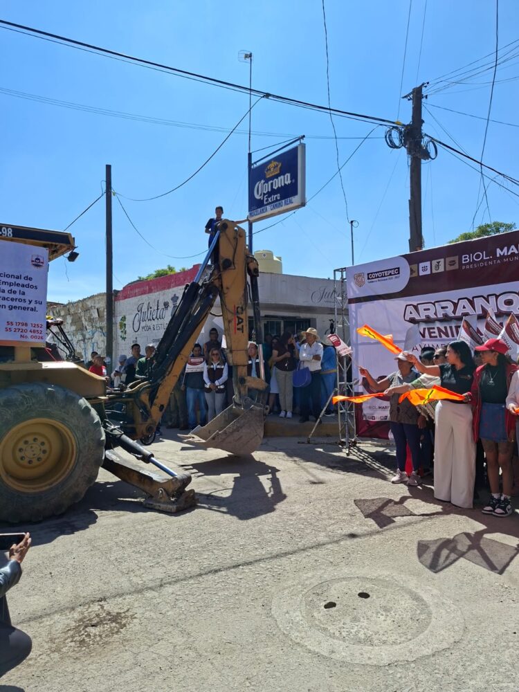 Inicia Coyotepec obras de pavimentación