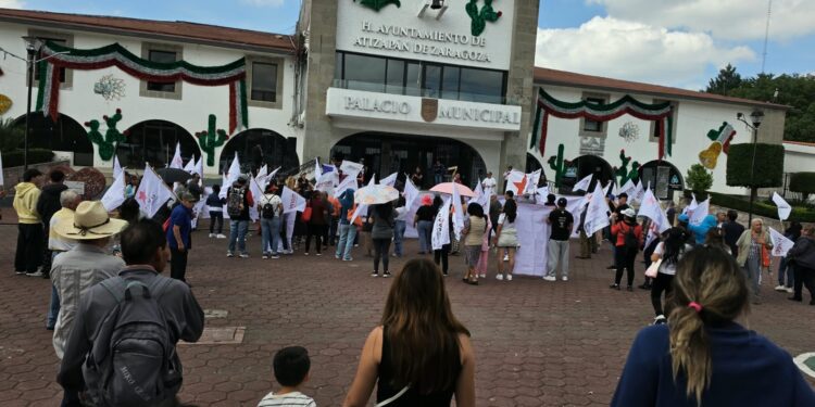 Morenistas de Atizapán enseñan fractura al interior de su partido cuando la gente no acudió a su convocatoria