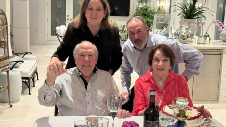 Hallan los cuerpos de cuatro miembros de una familia que desapareció durante vuelo en las Bahamas
