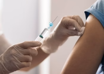 Vacuna experimental contra el melanoma reduce 42% el riesgo de recaída o muerte