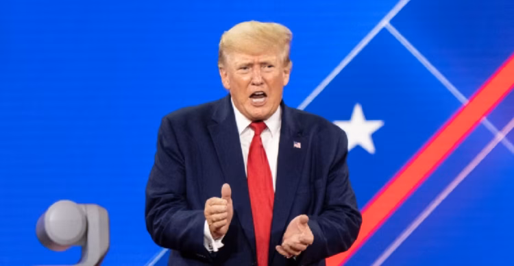 Elecciones intermedias «Fue un presidente incompetente»: Trump ataca a Obama tras mitin demócrata en Michigan