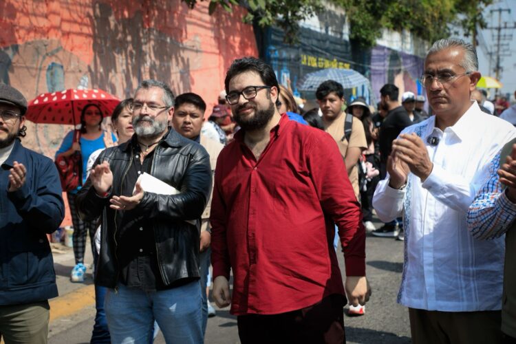 Inicia rehabilitación integral de la Calzada Los Arcos en Naucalpan con nuevo tren de pavimentación