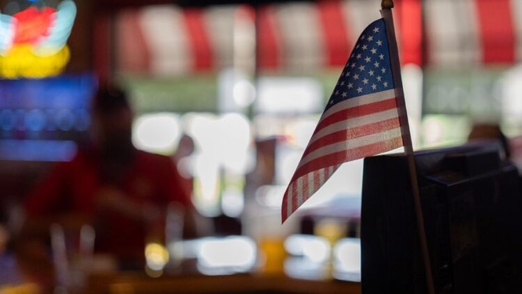 Despiden a casi mil 400 trabajadores de una fábrica en Ohio tres días antes del mitin de Trump