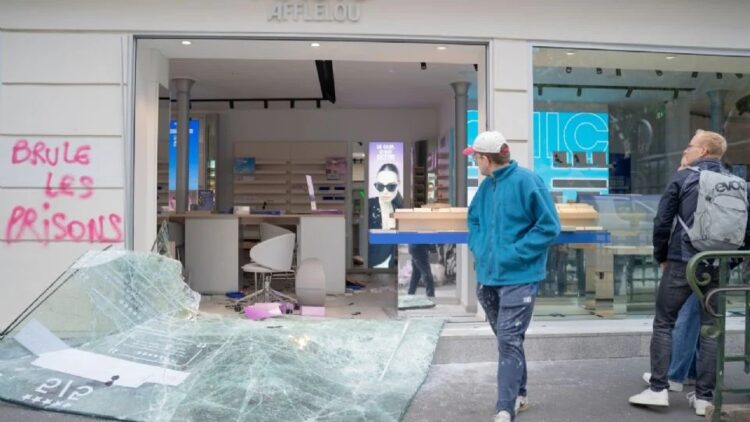 Francia anuncia apoyos económicos y concesiones a comercios afectados por disturbios