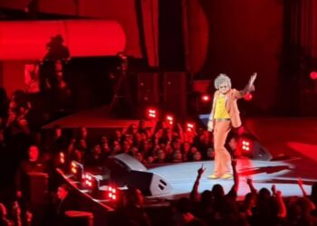 Diez años después, Bunbury vuelve a casa: el Auditorio Nacional lo recibe con los brazos abiertos